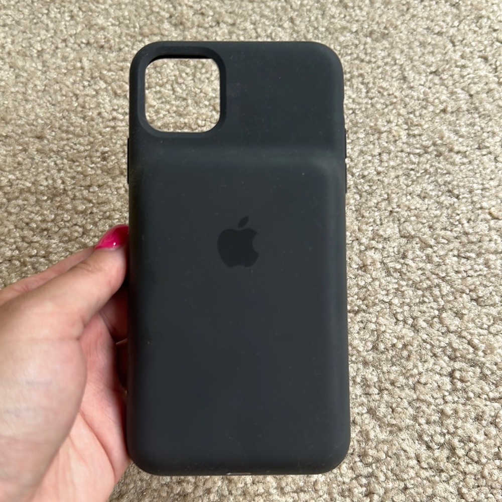 iPhone 11 Pro Max Apple Charge Case